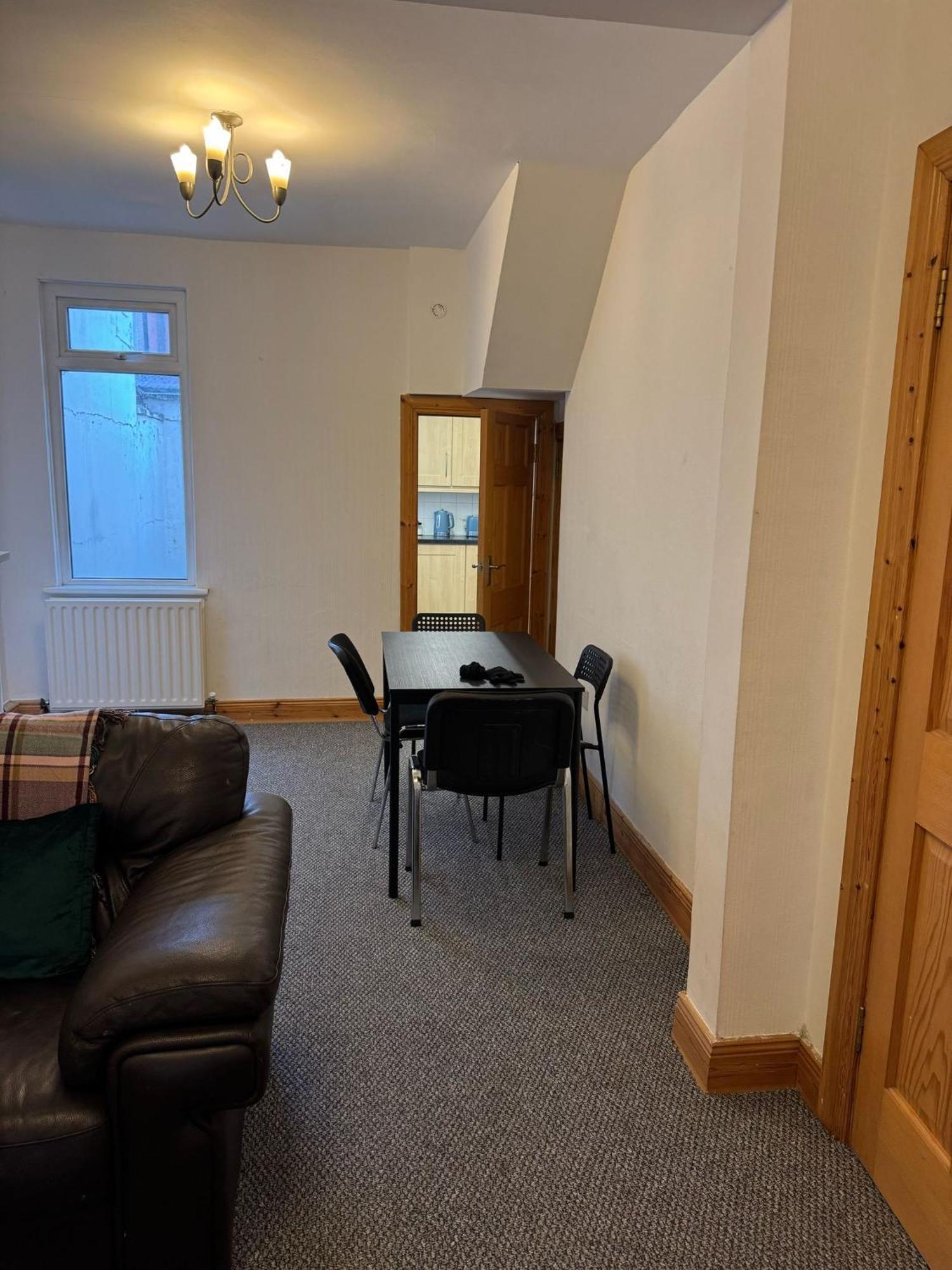 Lovely 2 Bedroom House Close To City Centre Белфаст Екстериор снимка